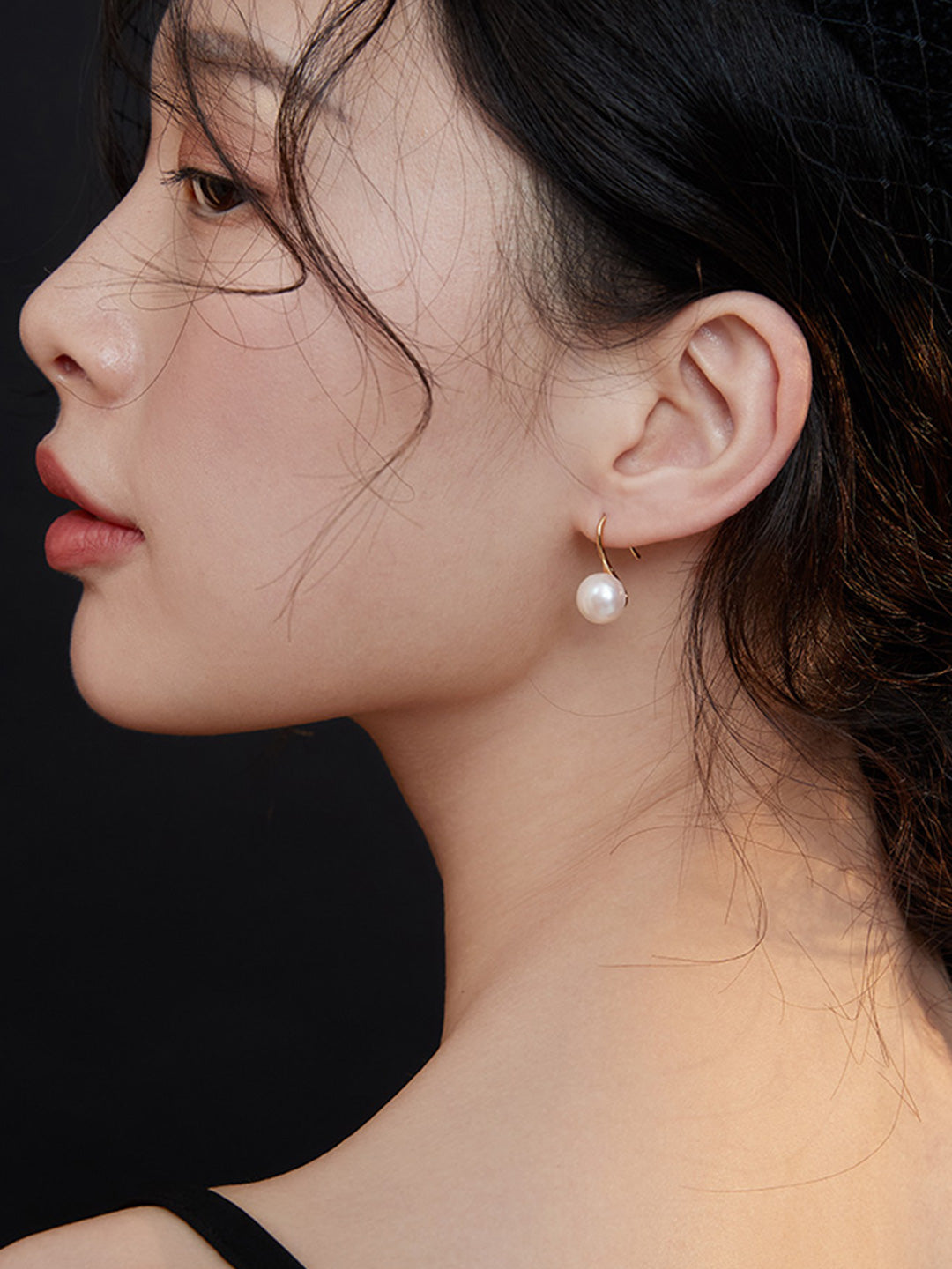 The Shepherd Hook Earrings with Lustrous Pearls