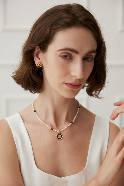 Natural Pearl Necklace with Black Agate and Drip Glaze Flower Pendant