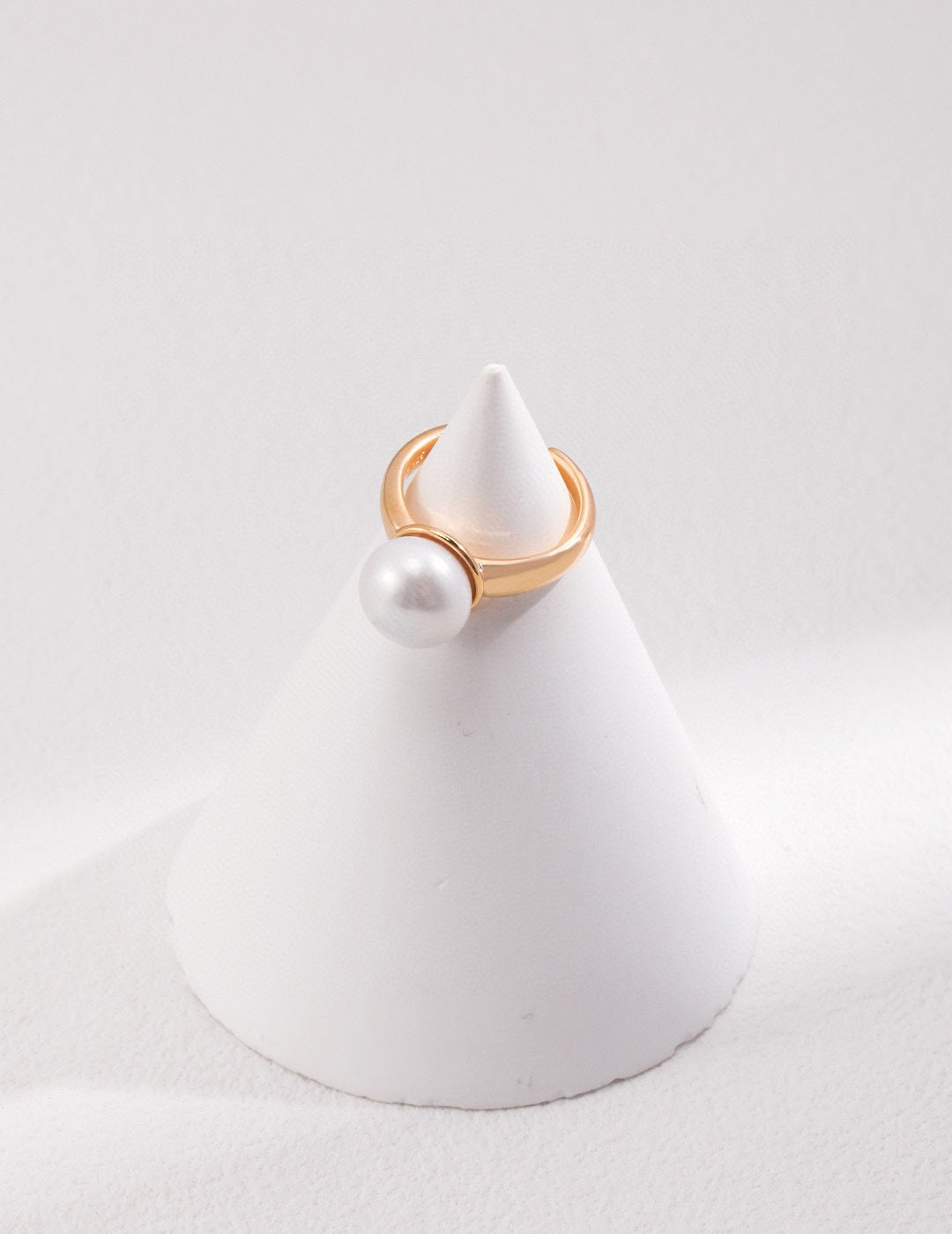 Minimalist Sterling Silver Ring with Natural Pearl