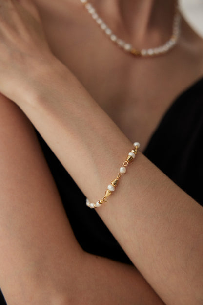 Gold-Plated Sterling Silver with Natural Pearl Bracelet