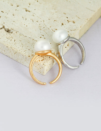 Minimalist Sterling Silver Ring with Natural Pearl