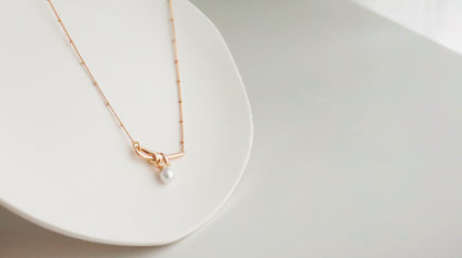 Knot Design Necklace with Natural Pearl Pendant