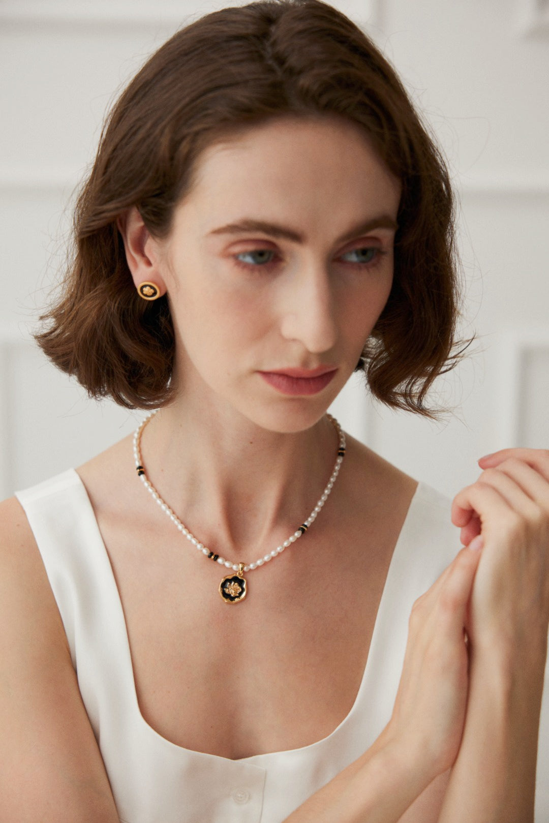 Natural Pearl Necklace with Black Agate and Drip Glaze Flower Pendant